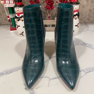 Nine West Green Croc-Embossed Ankle Boots